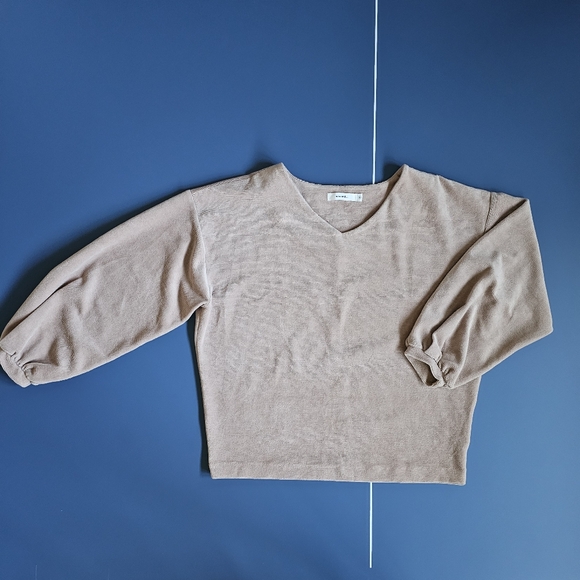 Niko and... Japan brand corduroy beige pullover top bishop sleeves - Picture 2 of 6